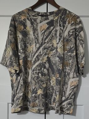 Abeecrombie & Fitch YPB Men's Camouflage Short-Sleeve Crop Shirt - Gray/Cream